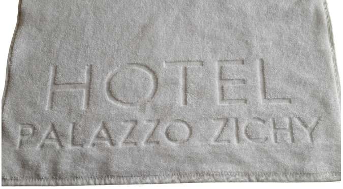 Custom logo relief jacquard woven hotel towels
